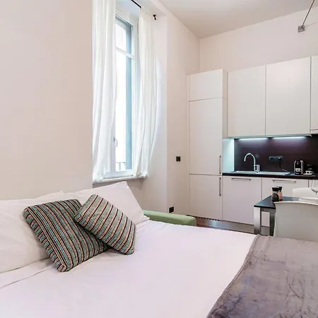 In One - By Myhomeincomo Apartman Como